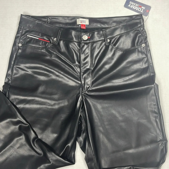TOMMY JEANS
Women's Mid-Rise Faux-Leather Straight-Leg Pants Sz 32 - Picture 3 of 13